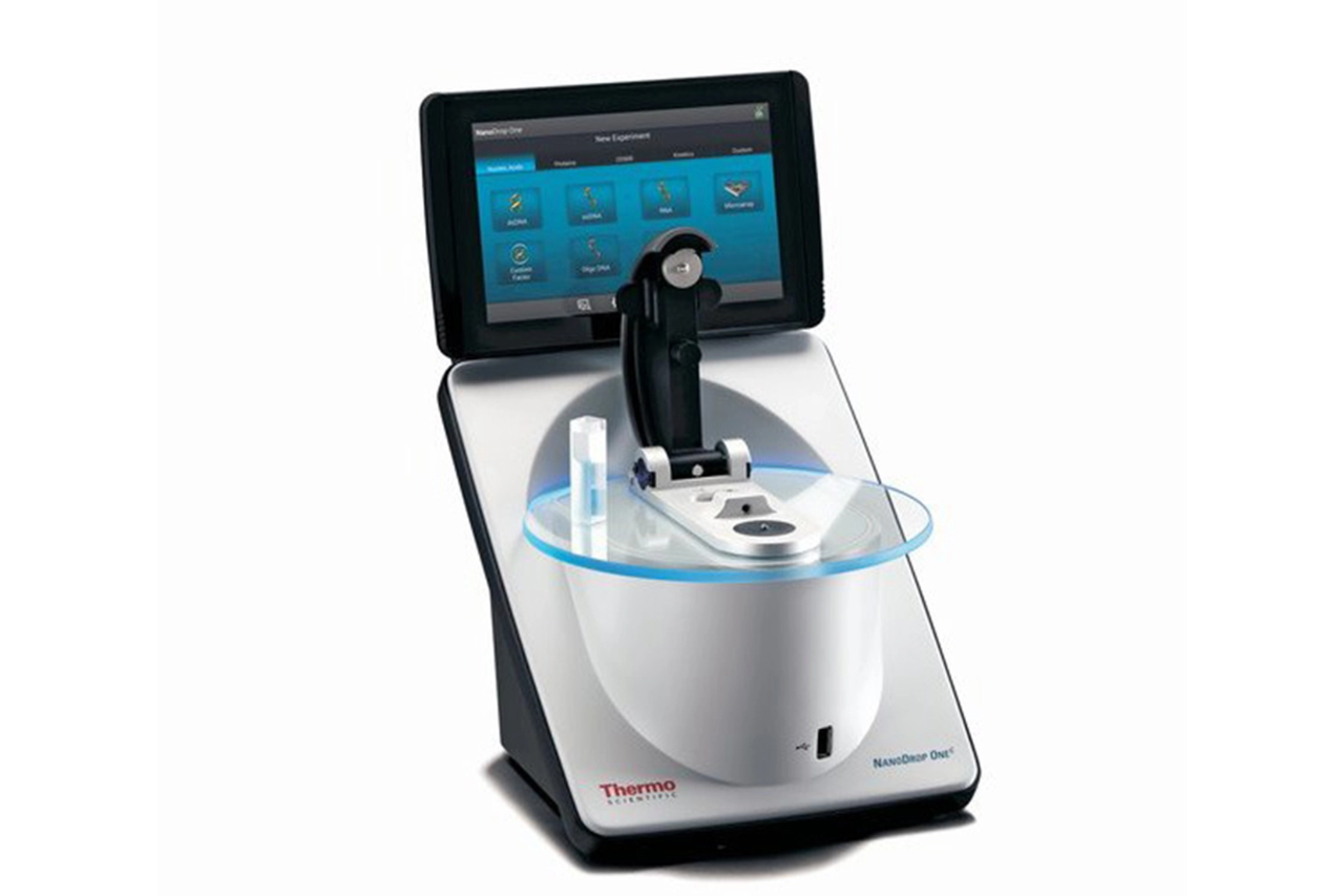 UV-Vis spectrophotometry (Nanodrop)